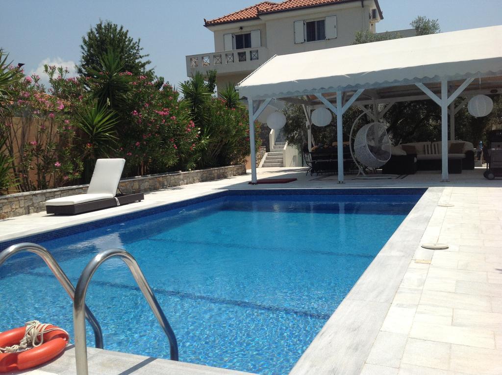 Alónnisos Chiqui Luxury Apartments מראה חיצוני תמונה